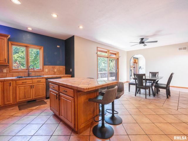 1318 AMANDA Drive, Metamora, IL 61548