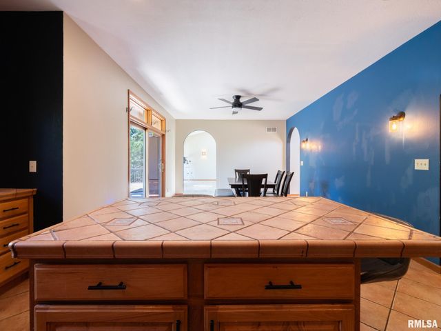 1318 AMANDA Drive, Metamora, IL 61548