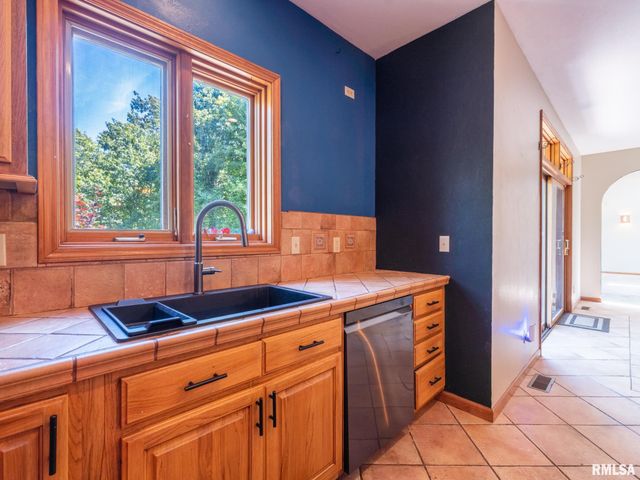 1318 AMANDA Drive, Metamora, IL 61548
