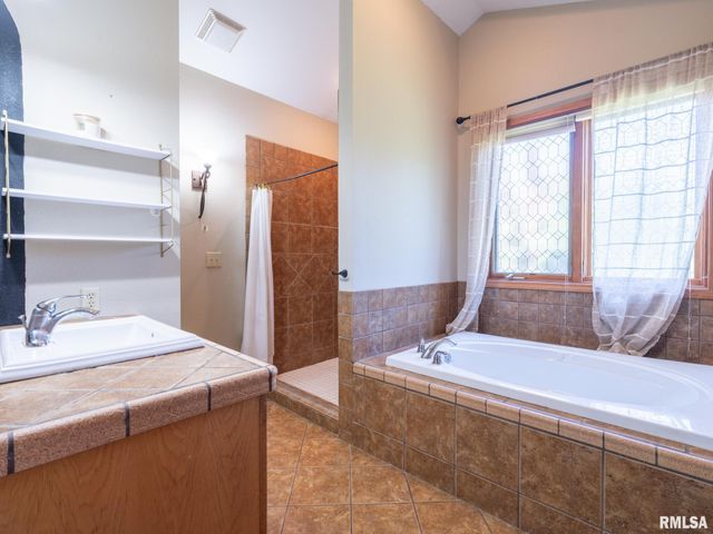 1318 AMANDA Drive, Metamora, IL 61548