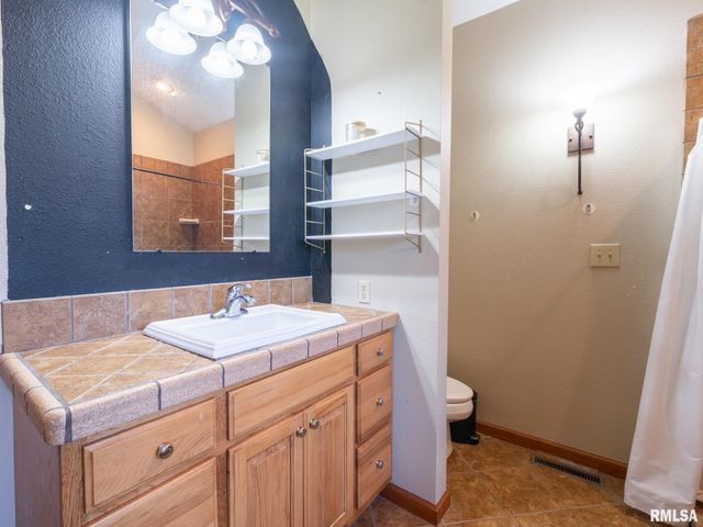 1318 AMANDA Drive, Metamora, IL 61548