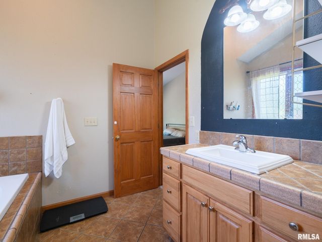 1318 AMANDA Drive, Metamora, IL 61548