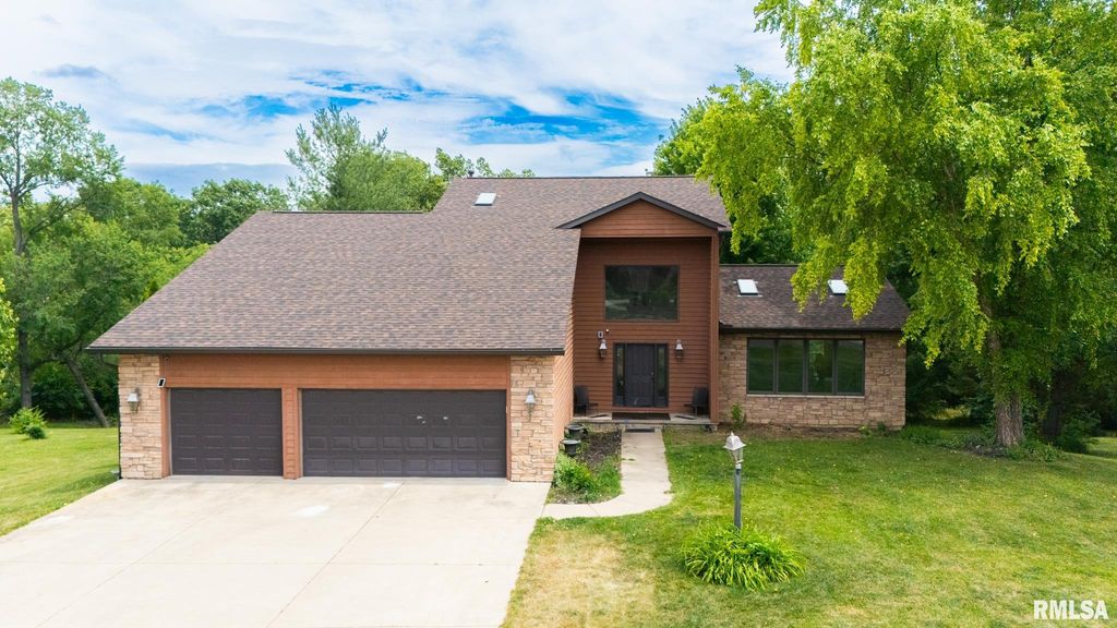 1318 AMANDA Drive, Metamora, IL 61548