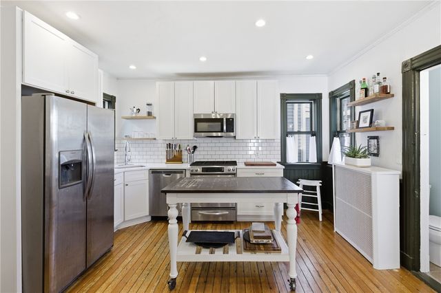 5 Meikle Avenue, Newport, RI 02840