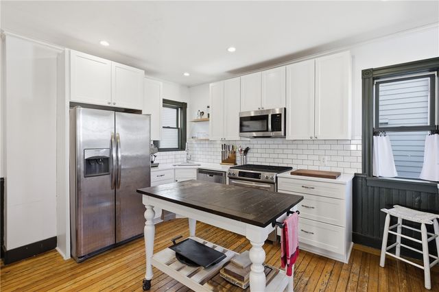 5 Meikle Avenue, Newport, RI 02840