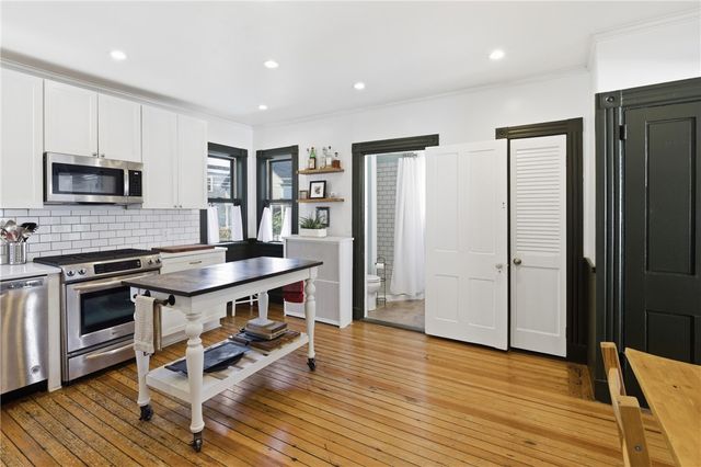 5 Meikle Avenue, Newport, RI 02840