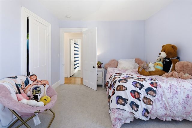 5 Meikle Avenue, Newport, RI 02840