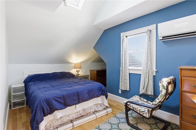 5 Meikle Avenue, Newport, RI 02840