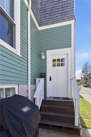 5 Meikle Avenue, Newport, RI 02840