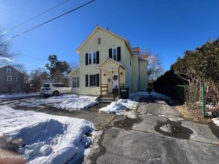 75 Briggs Ave, Pittsfield, MA 01201