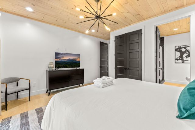 4143 Fontaine Way, Gatlinburg, TN 37738