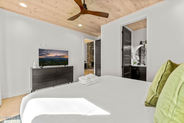 4143 Fontaine Way, Gatlinburg, TN 37738
