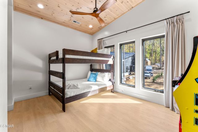4143 Fontaine Way, Gatlinburg, TN 37738