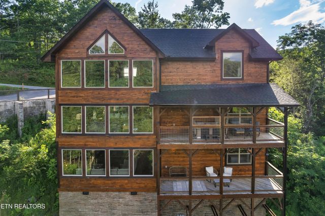 842 Vixen, Gatlinburg, TN 37738