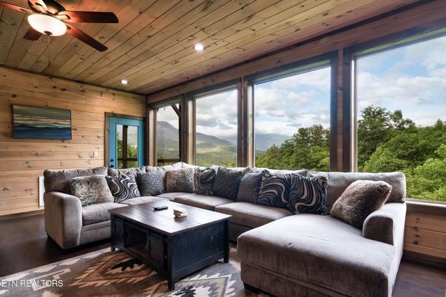 842 Vixen, Gatlinburg, TN 37738