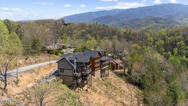 842 Vixen, Gatlinburg, TN 37738