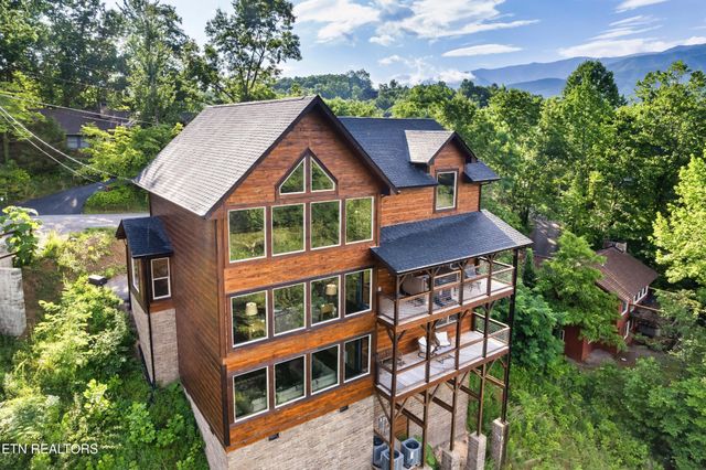 842 Vixen, Gatlinburg, TN 37738