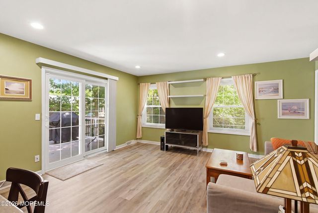 601 7th Avenue, Toms River, NJ 08757