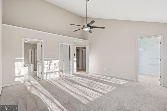 1881 CRESCENT PARK DR, Reston, VA 20190