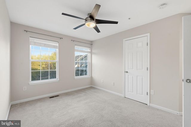1881 CRESCENT PARK DR, Reston, VA 20190