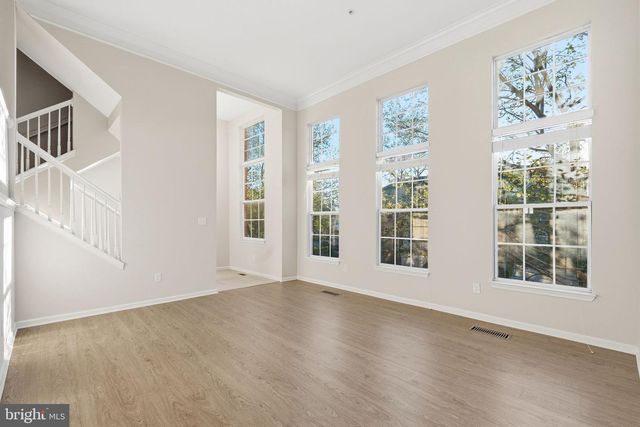 1881 CRESCENT PARK DR, Reston, VA 20190