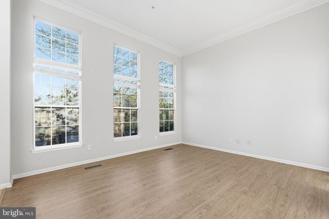 1881 CRESCENT PARK DR, Reston, VA 20190