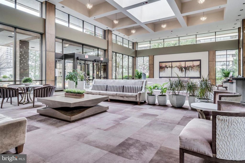 3713 S GEORGE MASON DR #1204 W, Falls Church, VA 22041