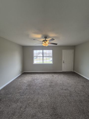 140 New Gritton Ave, Oak Grove, KY 42262