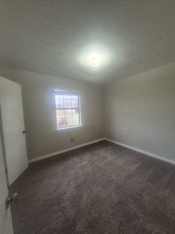 140 New Gritton Ave, Oak Grove, KY 42262