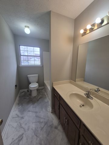 140 New Gritton Ave, Oak Grove, KY 42262