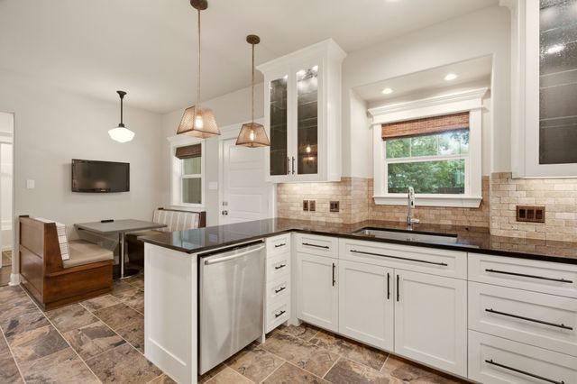 321 W Jefferson Street, Van Alstyne, TX 75495