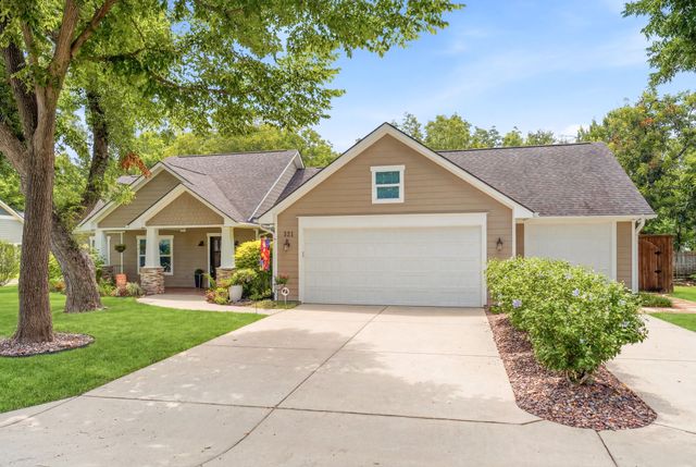 321 W Jefferson Street, Van Alstyne, TX 75495