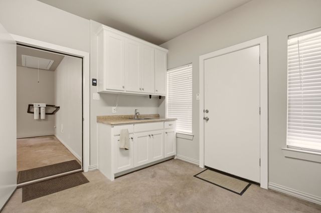 321 W Jefferson Street, Van Alstyne, TX 75495