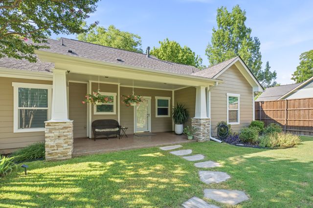 321 W Jefferson Street, Van Alstyne, TX 75495