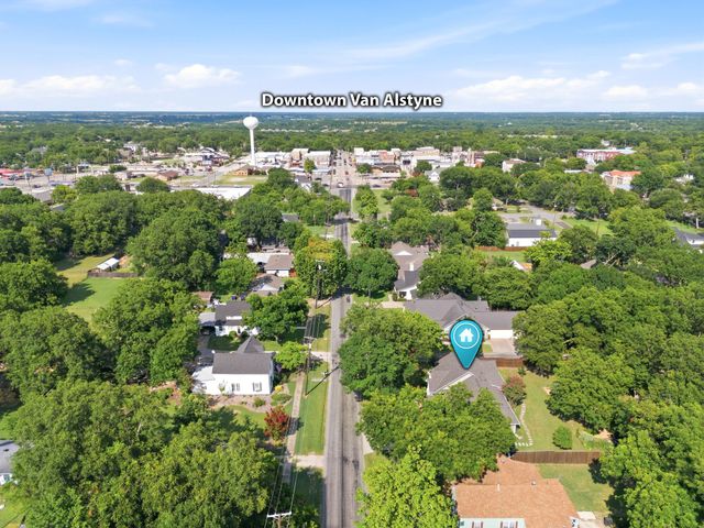 321 W Jefferson Street, Van Alstyne, TX 75495