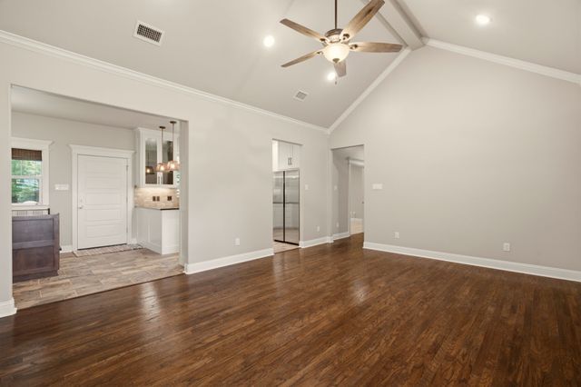 321 W Jefferson Street, Van Alstyne, TX 75495