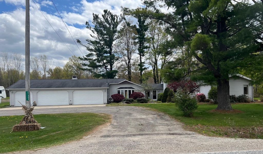 21403 Swan Creek Road, Merrill, MI 48637