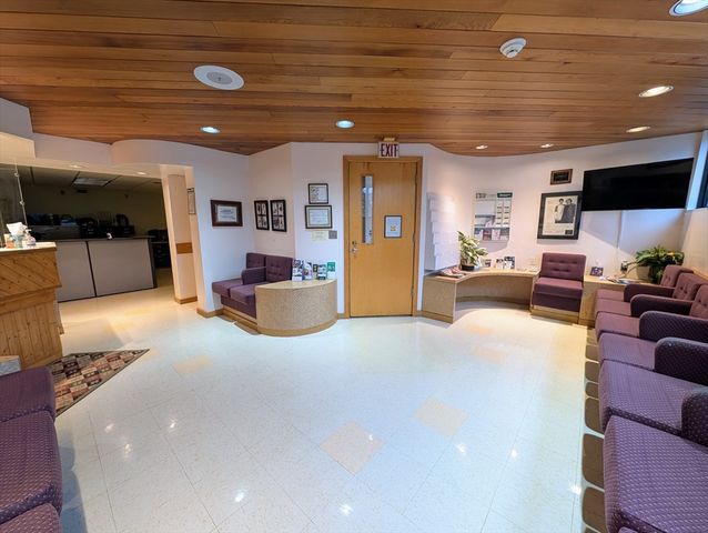 830 Main St 1, Melrose, MA 02176