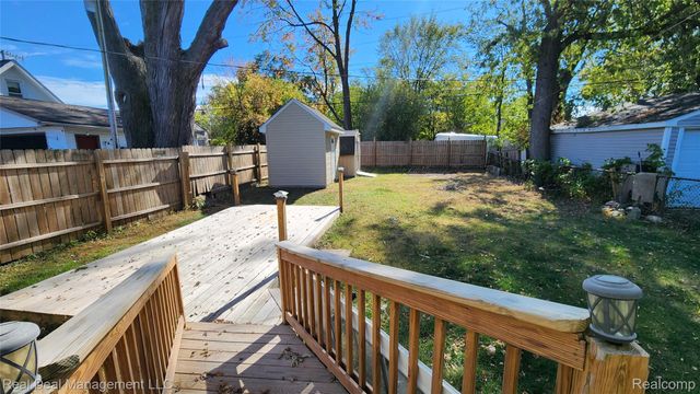 89 W Fairmount Avenue, Pontiac, MI 48340