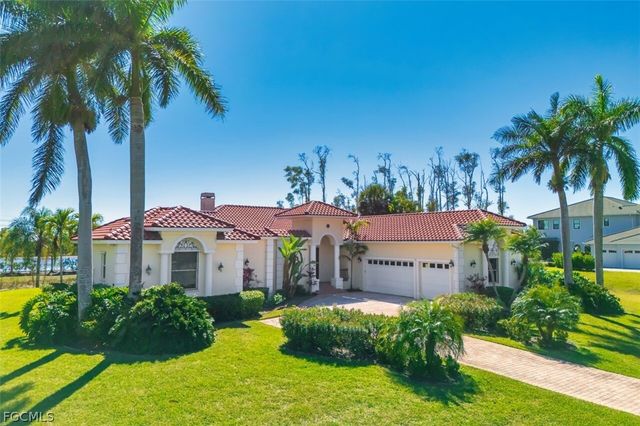 8460 Belle Meade DR, Fort Myers, FL 33908