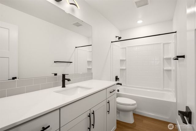 3566 Edith Avenue, Enumclaw, WA 98022