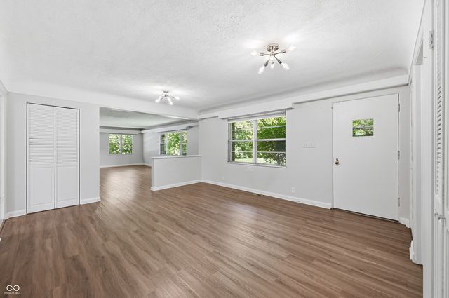4701 Kessler Boulevard East Drive, Indianapolis, IN 46220