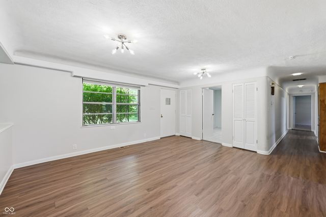 4701 Kessler Boulevard East Drive, Indianapolis, IN 46220
