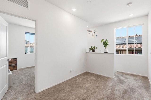 887 Brookdale Drive, Vista, CA 92081