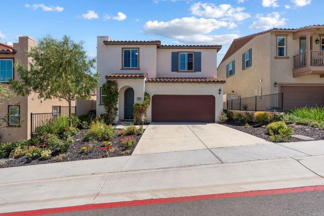 887 Brookdale Drive, Vista, CA 92081