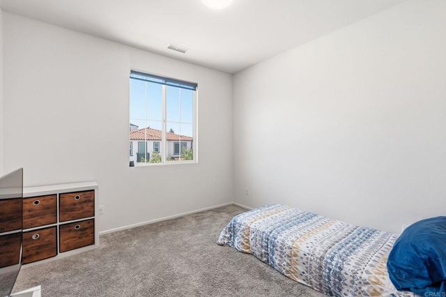 887 Brookdale Drive, Vista, CA 92081