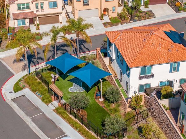 887 Brookdale Drive, Vista, CA 92081