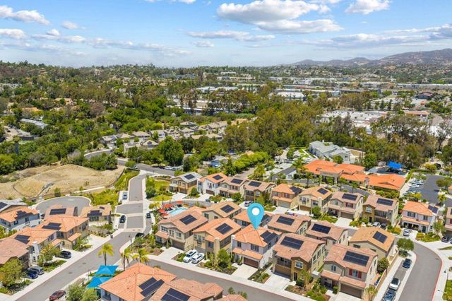 887 Brookdale Drive, Vista, CA 92081