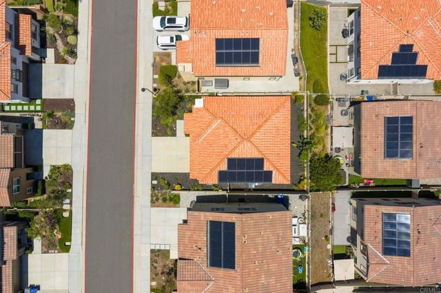 887 Brookdale Drive, Vista, CA 92081