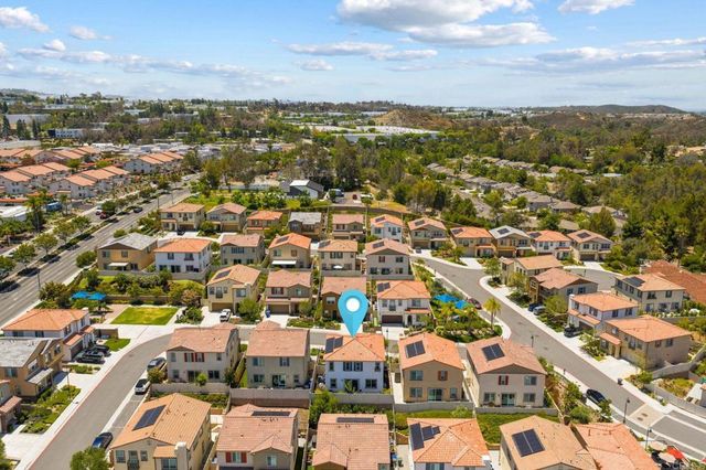 887 Brookdale Drive, Vista, CA 92081
